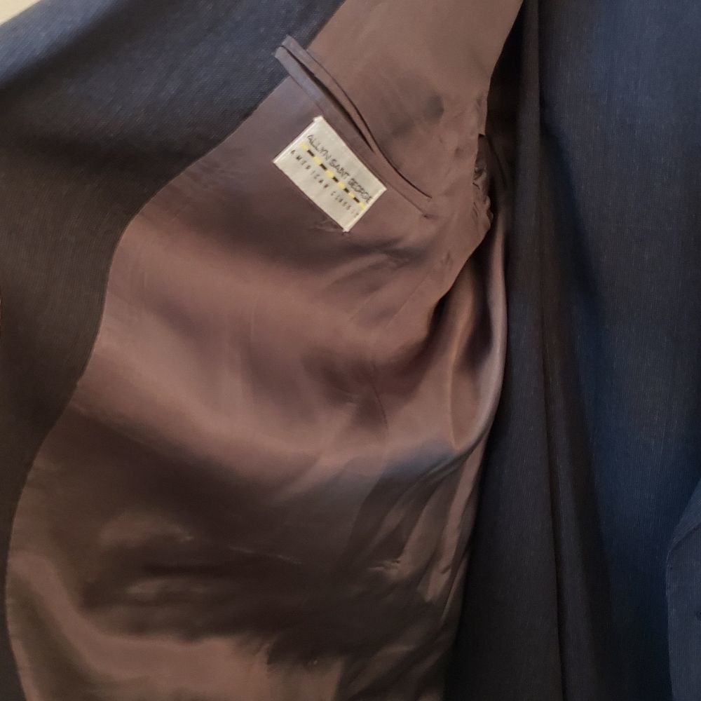 Man's 2pc Suit - image 8